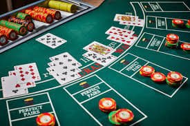 French Roulette wheel and betting table layout displayed on doremi slot live-dealer interface